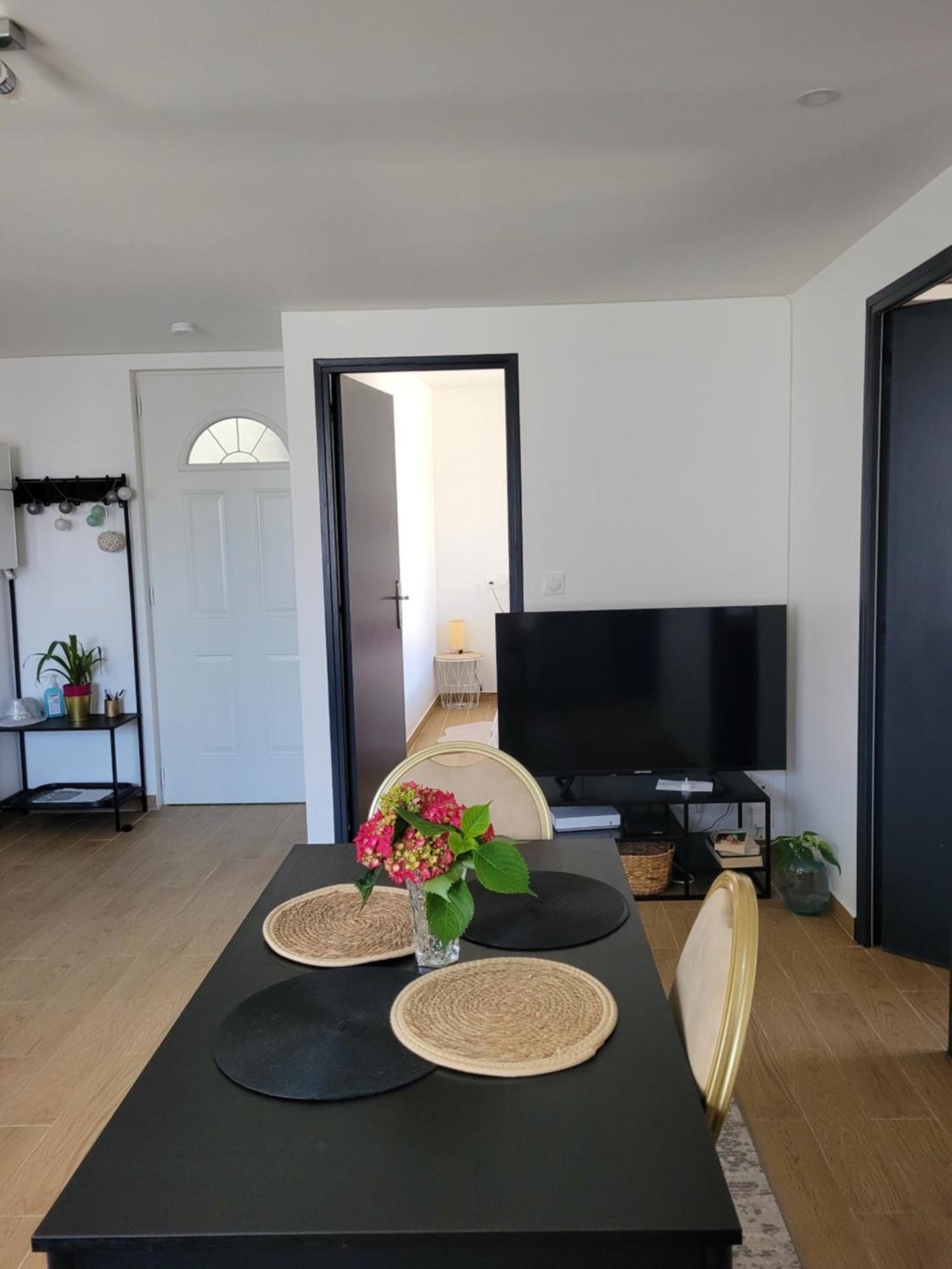 Coquet Appartement A 15Mn De Paris Et 10 Mn De Stade De France, Wifi, Netflix, Groslay Zewnętrze zdjęcie